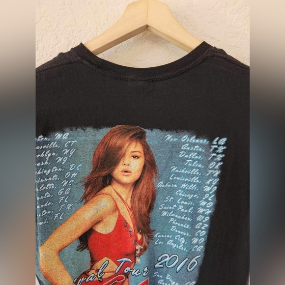 Selena Gomez Revival Tour Vintage T Shirt Size Small - Picture 6 of 6